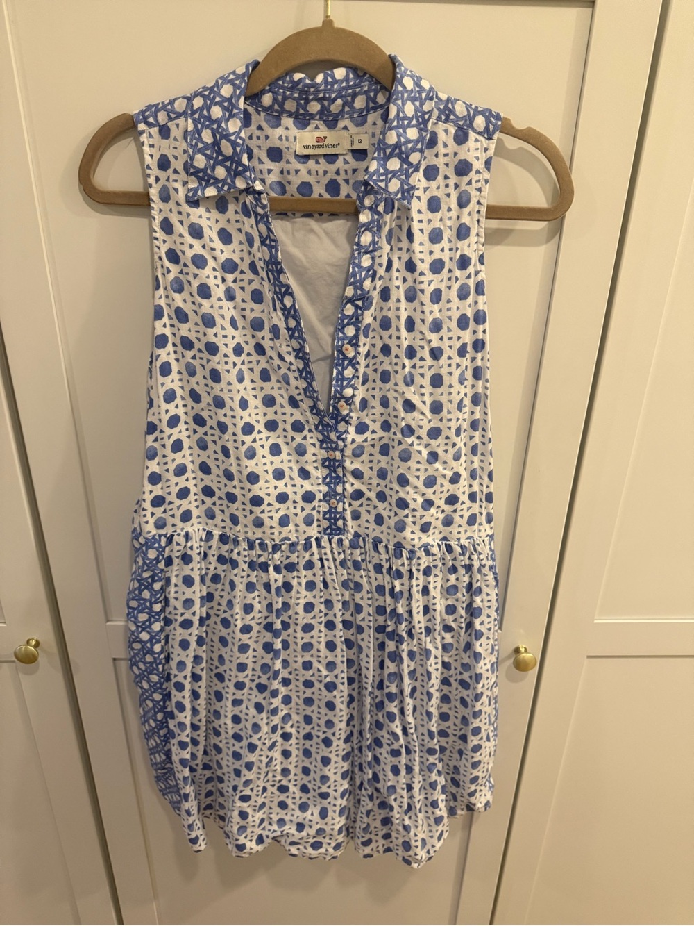 Vineyard Vines Blue and White Eyelet Sleeveless Tunic